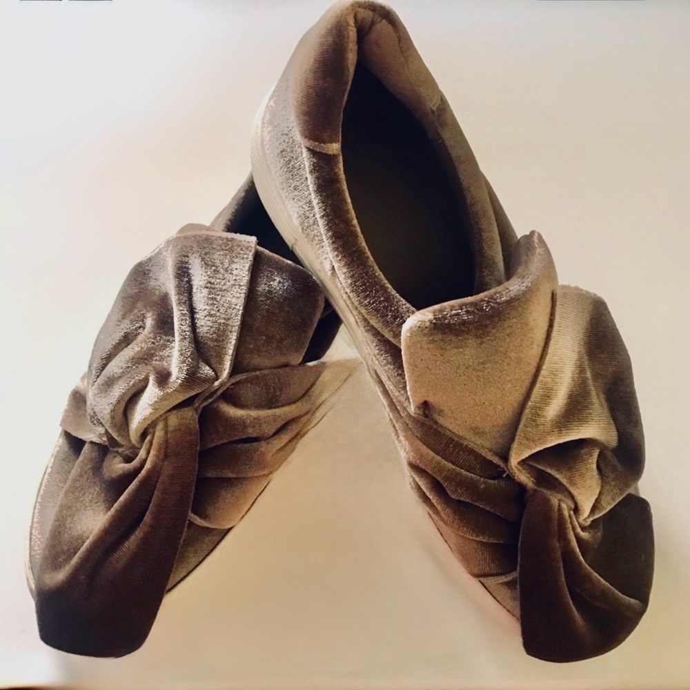 Alex + Alex Velvet Bow Platform Tennis Shoes Hello Fall 😍 - Picture 2 of 10